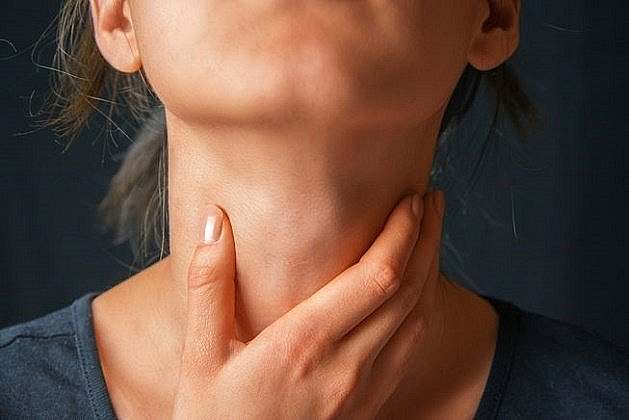 چرا خشکی حنجره و تارهای صوتی اینقدر آزاردهنده است